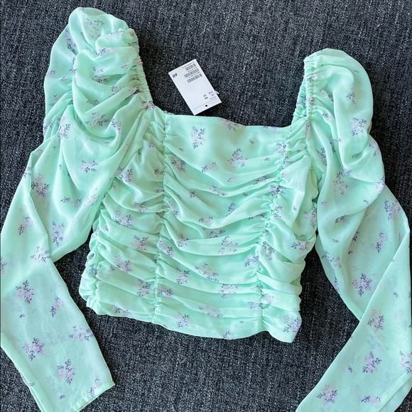 Floral Top - Picture 3 of 5